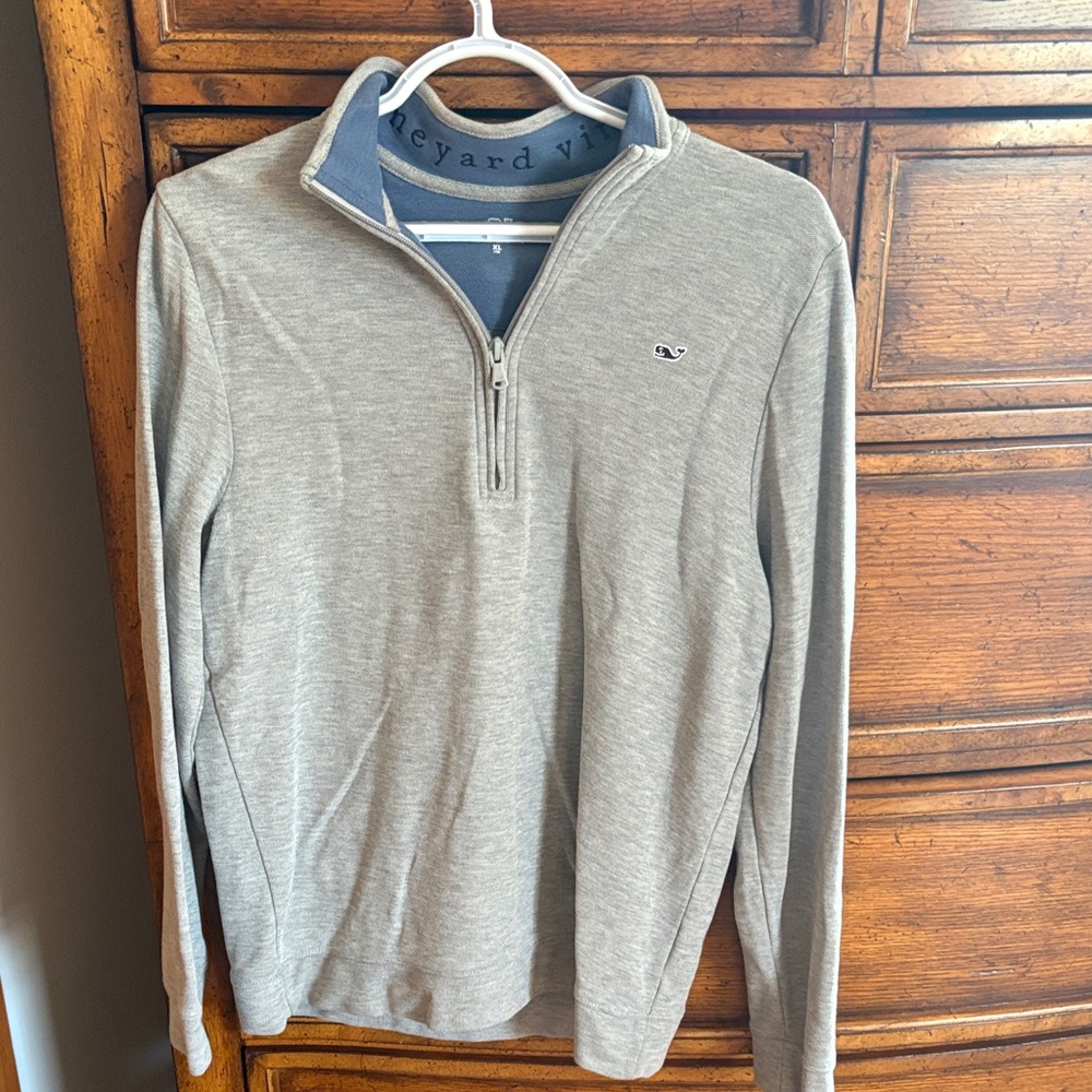 Vineyard Vines Men's Light Gray 1/4 Zip Pullover with Navy Trim